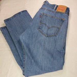 Men’s blue Levi’s 501 jeans